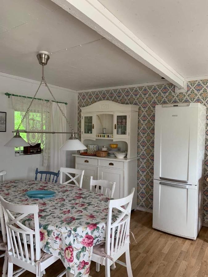 Ranch Moerby Bed & Breakfast Stora Mellosa Exterior photo